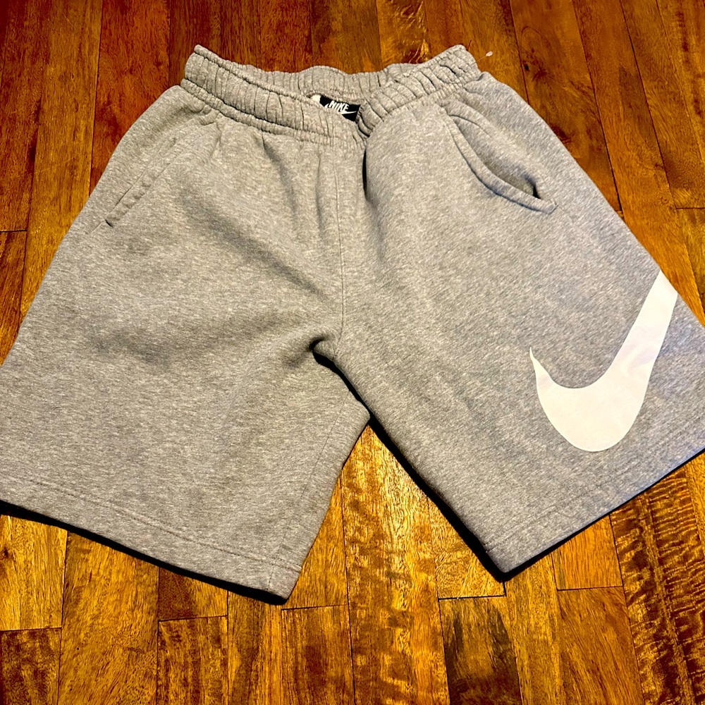 Nike Shorts excellent condition size XS women’s gray and white